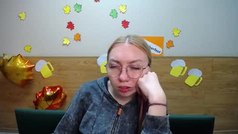 Snapshot of beatriceflyy chatting on September 19, 11:55 am BeatriceFlyy online show from September 19, 11:55 am