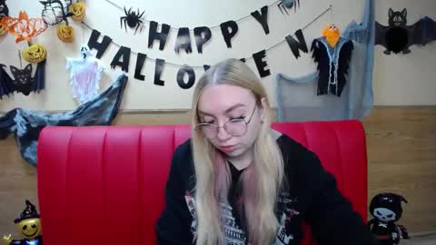 Snapshot of beatriceflyy chatting on October 28, 1:25 pm BeatriceFlyy online show from October 28, 1:25 pm