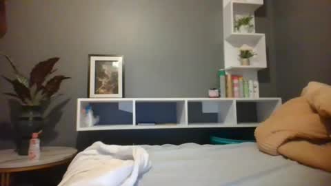 Snapshot of beautie699392 chatting on February 10, 5:52 pm Lil stunner online show from February 10, 5:52 pm