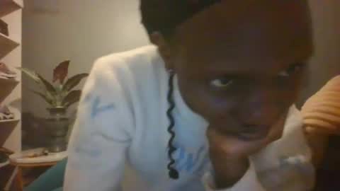 Snapshot of beautie699392 chatting on September 14, 6:51 pm Lil stunner online show from September 14, 6:51 pm