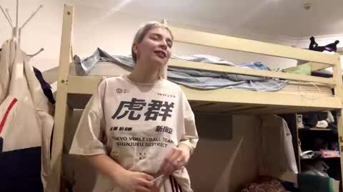 Mia online show from February 28, 5:14 pm