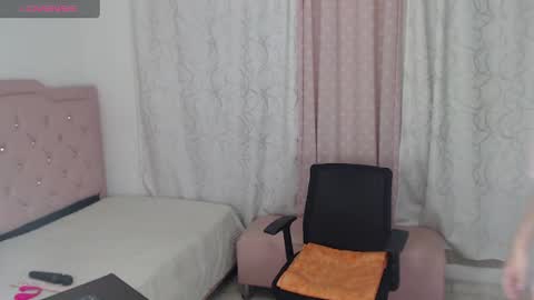 Snapshot of beauty_lana18 chatting on July 6, 10:34 am lana online show from July 6, 10:34 am