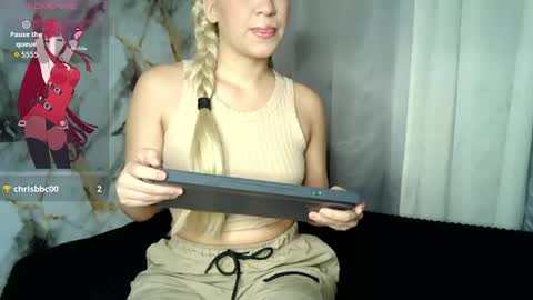 Snapshot of beauty_lana18 chatting on July 26, 12:19 am lana online show from July 26, 12:19 am