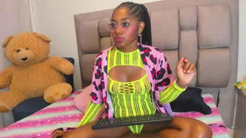 beauty_luci online show from October 7, 9:56 pm