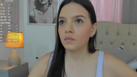 Snapshot of beautyari_ chatting on November 3, 12:50 pm Ariana Reyes online show from November 3, 12:50 pm