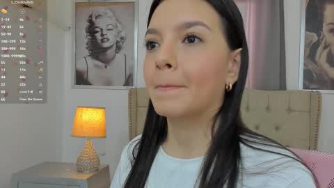 Snapshot of beautyari_ chatting on November 4, 12:15 pm Ariana Reyes online show from November 4, 12:15 pm