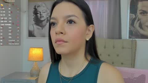 Snapshot of beautyari_ chatting on November 8, 12:16 pm Ariana Reyes online show from November 8, 12:16 pm