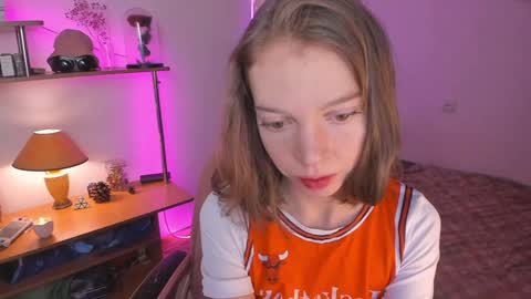 Eliise online show from December 7, 2:24 pm