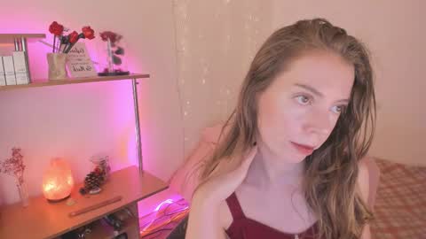 Eliise online show from September 23, 9:01 am