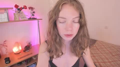 Eliise online show from October 7, 9:06 am