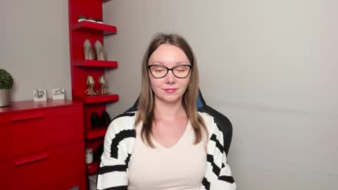 Zoe online show from September 12, 6:24 am