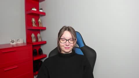 Zoe online show from December 2, 8:08 am