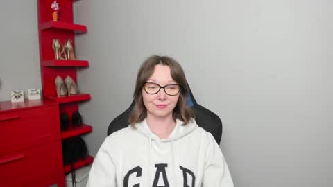 Zoe online show from April 17, 7:00 am