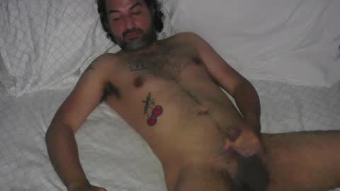 Snapshot of beaverpounder chatting on October 8, 6:11 am Beaverpounder free online show from October 8, 6:11 am