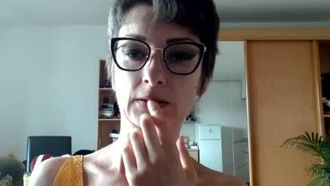 Snapshot of bebacksooon chatting on July 5, 2:57 pm Raluca online show from July 5, 2:57 pm