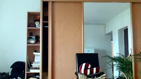 Snapshot of bebacksooon chatting on July 6, 10:12 am Raluca online show from July 6, 10:12 am