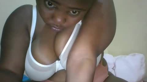 Snapshot of bebswee21 chatting on May 14, 2:24 pm bebswee21 online show from May 14, 2:24 pm