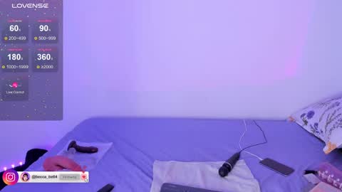 Snapshot of becca_be_ chatting on December 10, 2:48 am Becca is here online show from December 10, 2:48 am