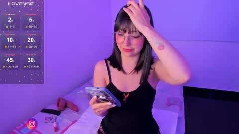 Snapshot of becca_be_ chatting on September 17, 3:08 am Becca is here online show from September 17, 3:08 am