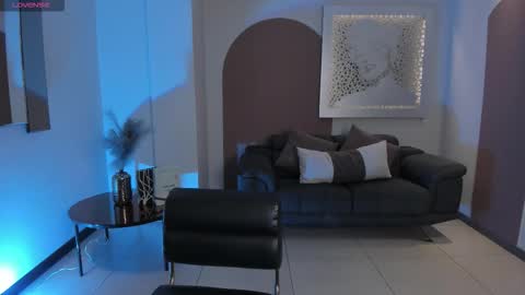 Am Becca online show from February 13, 11:50 am