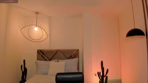 Am Becca online show from March 13, 11:50 am