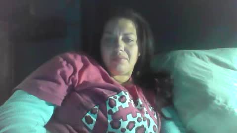 Snapshot of beccabee37 chatting on January 13, 12:43 pm beccabee37 online show from January 13, 12:43 pm