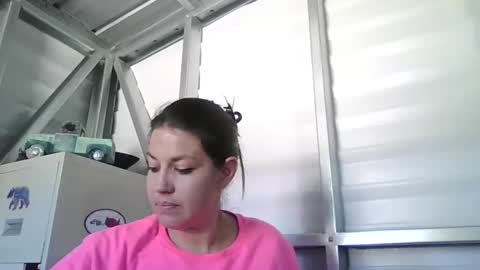 Snapshot of beccabee37 chatting on March 13, 4:24 pm beccabee37 online show from March 13, 4:24 pm