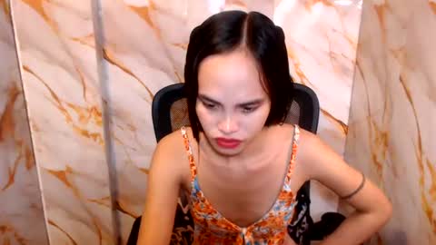 Snapshot of beccamiller22 chatting on June 21, 11:51 pm becca online show from June 21, 11:51 pm