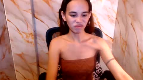 Snapshot of beccamiller22 chatting on July 7, 11:53 pm becca online show from July 7, 11:53 pm