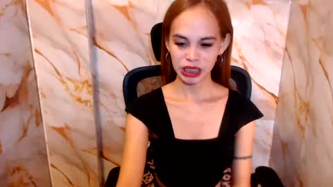 Snapshot of beccamiller22 chatting on July 28, 12:18 am becca online show from July 28, 12:18 am