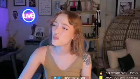 Snapshot of beckthetongue chatting on July 15, 3:23 am Beck the tongue online show from July 15, 3:23 am
