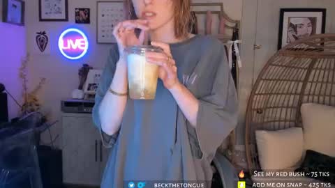 Snapshot of beckthetongue chatting on August 1, 10:41 pm Beck the tongue online show from August 1, 10:41 pm