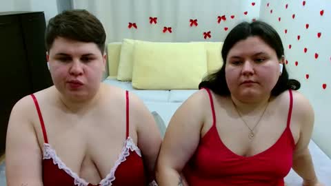 Snapshot of beckyandellen chatting on October 22, 7:13 pm BeckyAndEllen online show from October 22, 7:13 pm