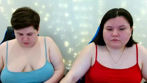 BeckyAndEllen online show from April 5, 11:40 am