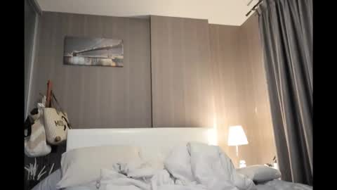 Snapshot of bee_thai chatting on January 12, 4:45 pm bee_thai online show from January 12, 4:45 pm