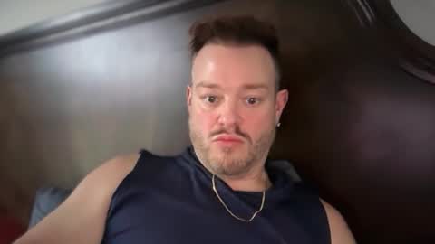 beefybttm718 online show from April 13, 8:14 pm