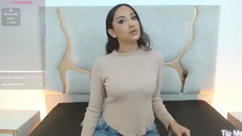 BELLA online show from October 8, 3:09 pm