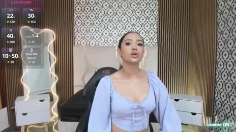 BELLA online show from October 14, 3:02 pm