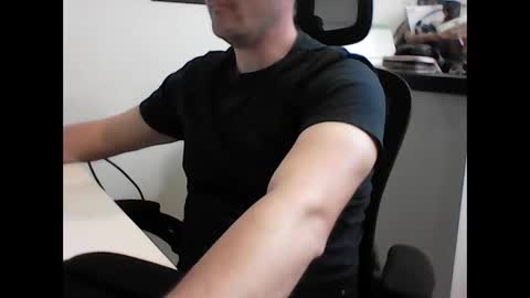 beenee3 online show from April 14, 7:14 am