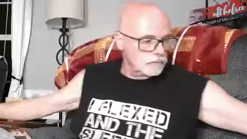 Snapshot of beep_b33p chatting on March 3, 3:01 am beep_b33p online show from March 3, 3:01 am