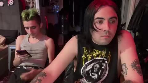 Snapshot of beevisbutthead chatting on December 28, 12:13 pm beevisbutthead online show from December 28, 12:13 pm