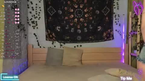 Snapshot of bekky_hammon chatting on October 2, 3:24 am Bekky online show from October 2, 3:24 am