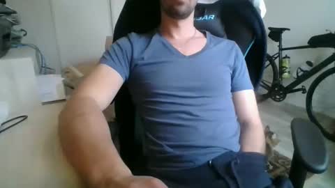 Snapshot of bel7ebite chatting on December 31, 3:09 pm bel7ebite online show from December 31, 3:09 pm