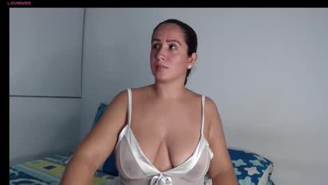 hadid online show from October 2, 4:41 am