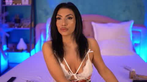 BellaJonnes online show from March 17, 8:45 pm