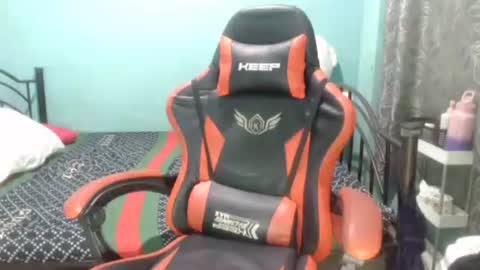 Snapshot of belalicious chatting on November 13, 11:25 pm Tezza online show from November 13, 11:25 pm