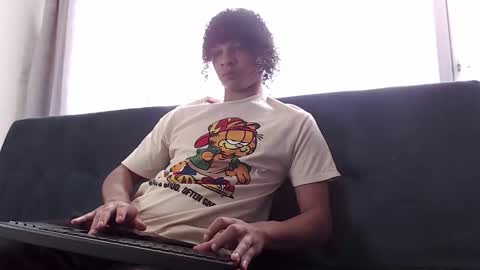 independent model online show from January 29, 7:11 pm