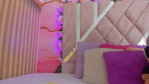 Melanie  online show from February 10, 10:41 am