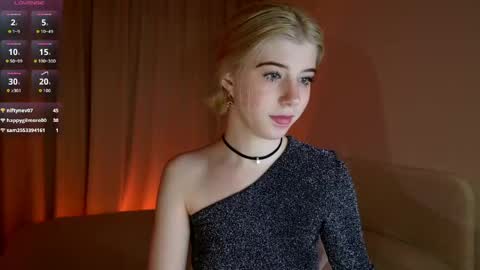 Snapshot of bella_amoury chatting on May 12, 7:22 pm Bella online show from May 12, 7:22 pm