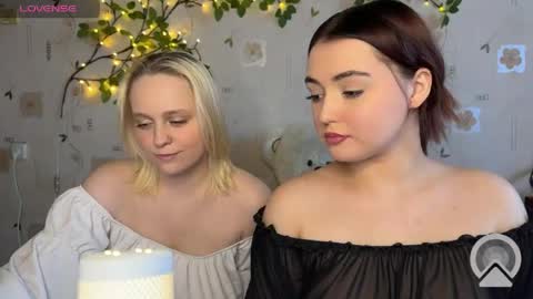 bella_and_alice online show from May 8, 3:39 pm